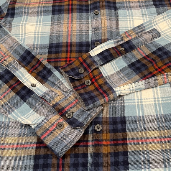 Eddie Men’s Bauer Blue and White Flannel Casual Button Down Shirt - Picture 5 of 5